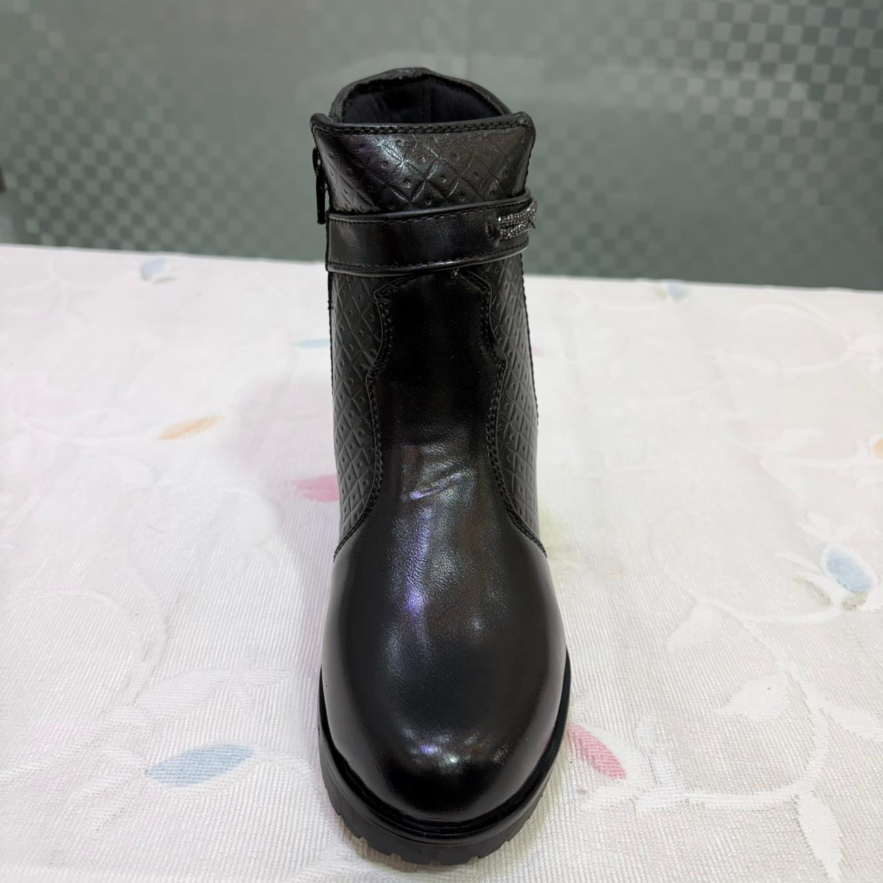 StyleFlex Black Women’s Casual Boots | Fashionable & Comfortable Wear