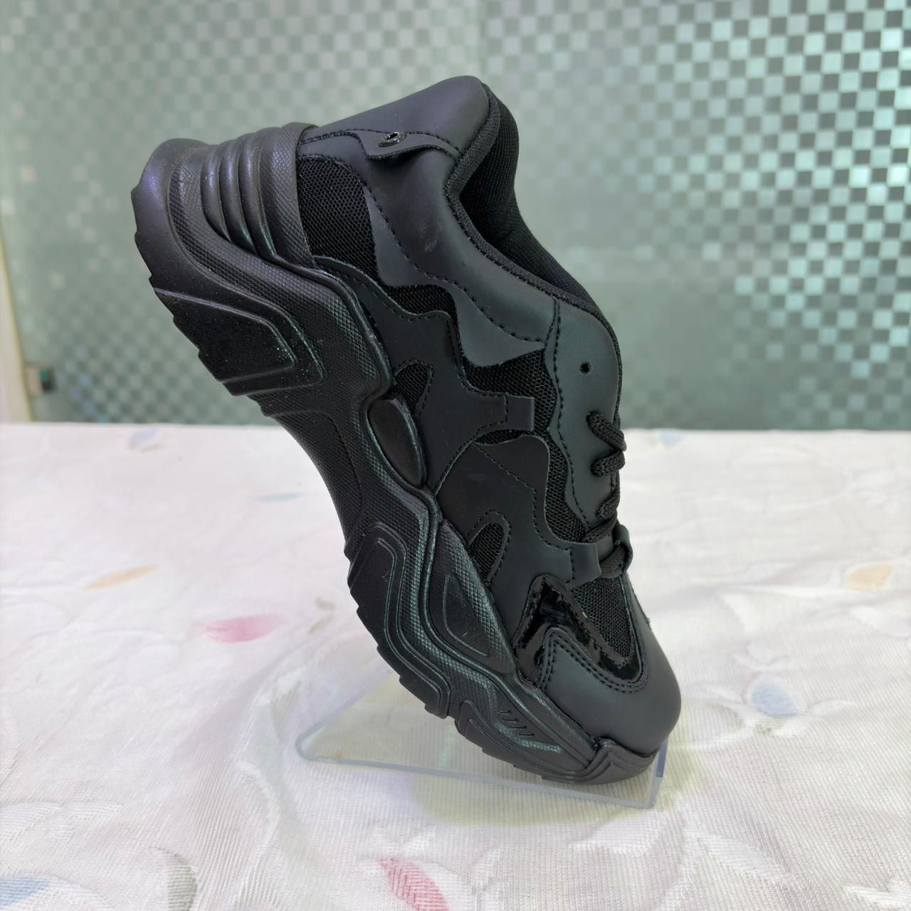 UrbanEase Black Women’s Casual Sneakers