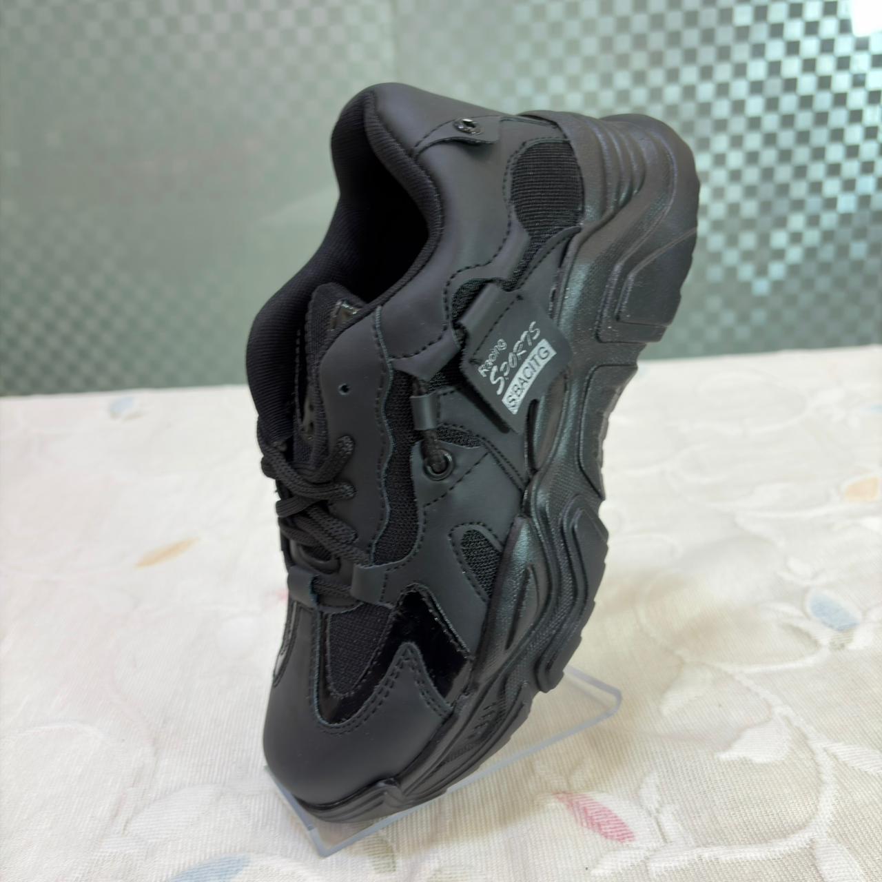 UrbanEase Black Women’s Casual Sneakers