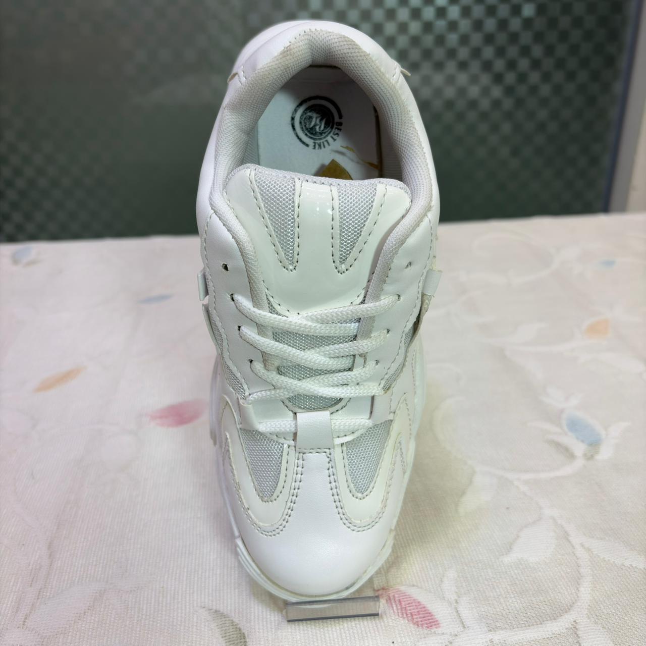 UrbanEase White Women’s Casual Sneakers